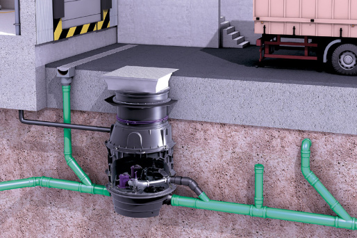 Laderampe mit großer Außenfläche, die über eine Hybrid-Hebeanlage Ecolift XL entwässert wird.