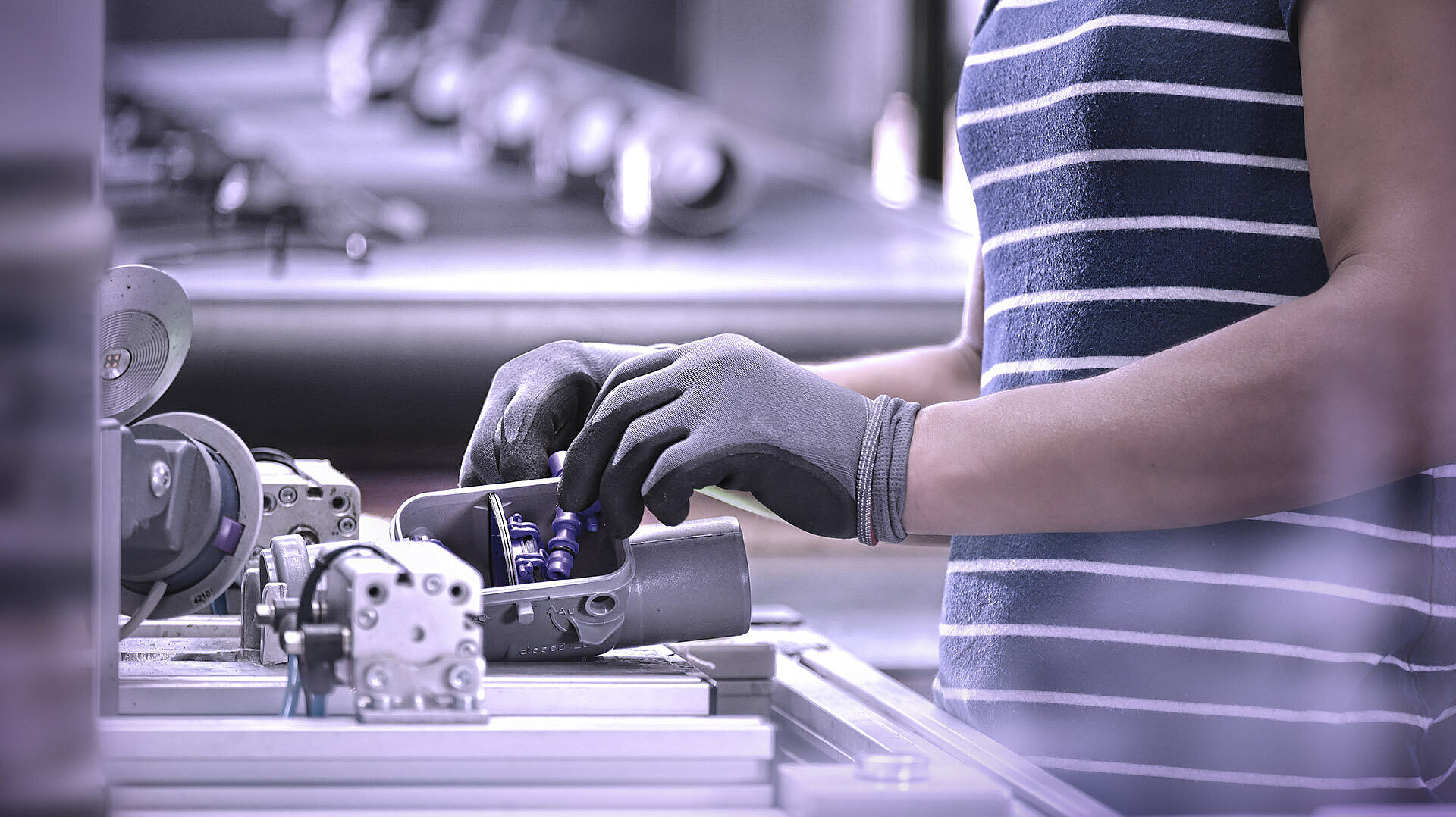 Der Umwelt zuliebe wollen wir mittel- bis langfristig auf alternative Kunststoffe wie Recycling- und Bio-Kunststoff setzen Der Umwelt zuliebe wollen wir mittel- bis langfristig auf alternative Kunststoffe wie Recycling- und Bio-Kunststoff setzen